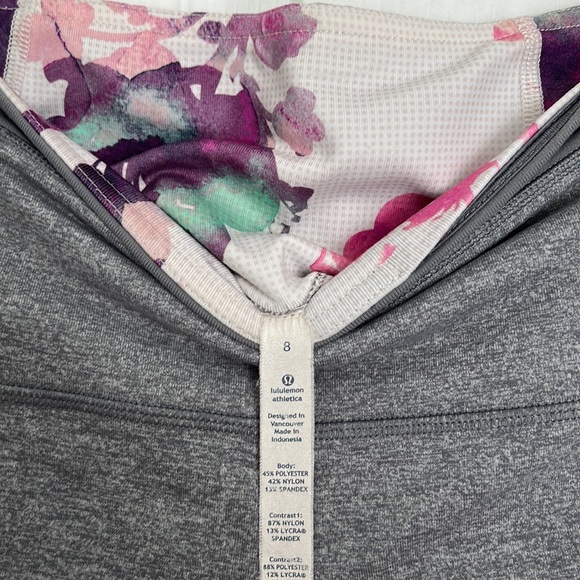 Lululemon cropped pants grey with zippers on back of calf - Picture 6 of 6